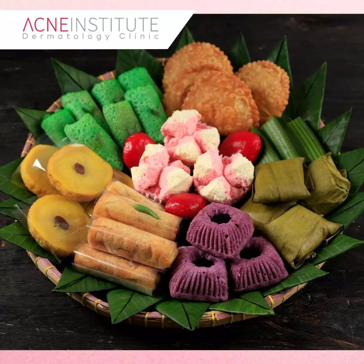 3. Kue-kue Tradisional Manis (Klepon, Onde-onde, Cenil)